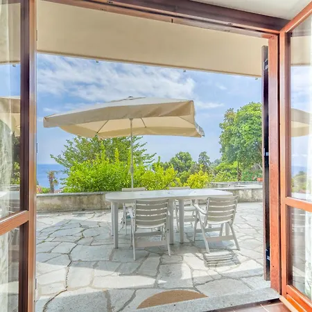 Sea & Garden Villa *