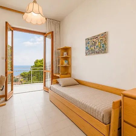 Sea & Garden Villa