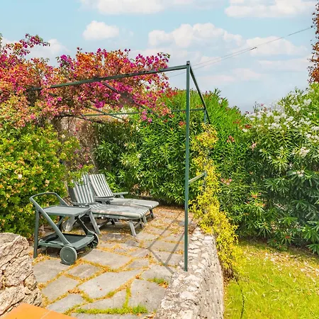 Sea & Garden Villa